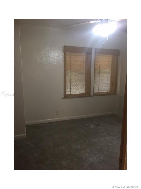 See details / 3575 sq. ft. $ 2021-02-10 0 Photo