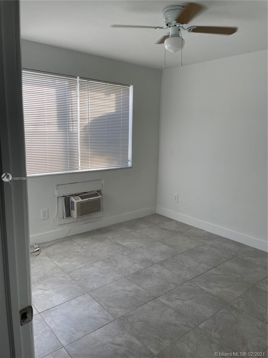 See details / 5676 sq. ft. $ 2021-03-01 0 Photo