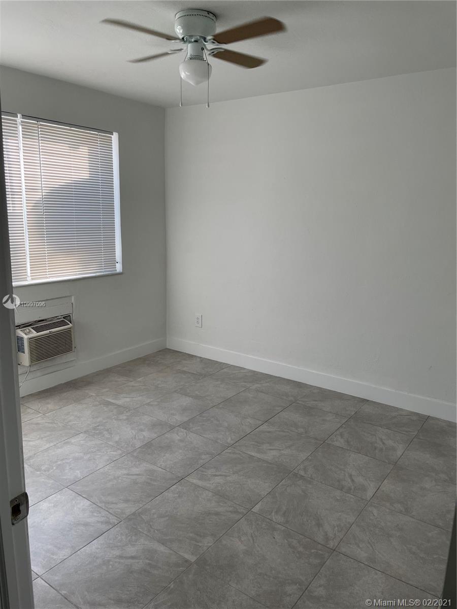 See details / 5676 sq. ft. $ 2021-03-01 0 Photo
