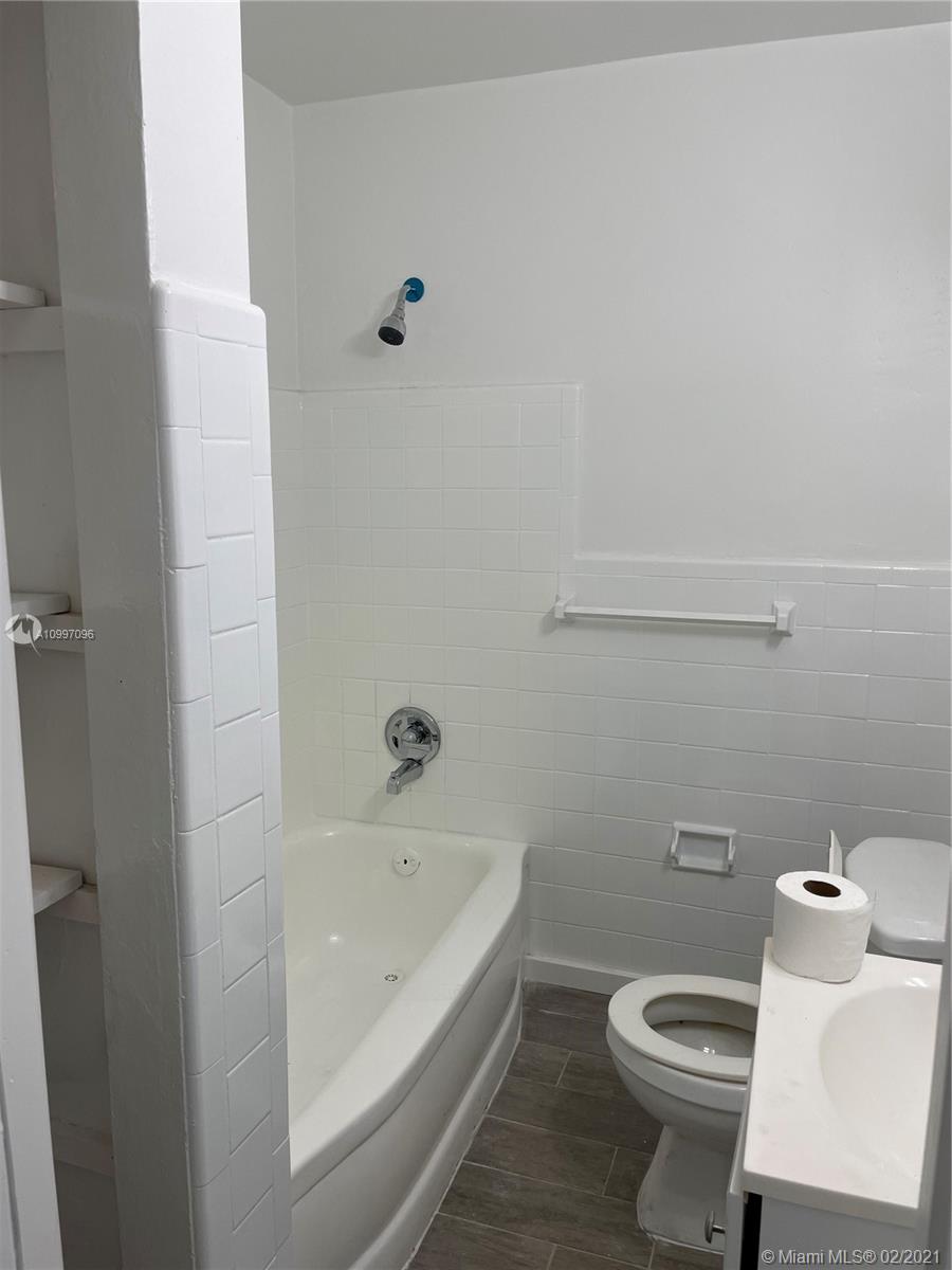 See details / 5676 sq. ft. $ 2021-03-01 0 Photo