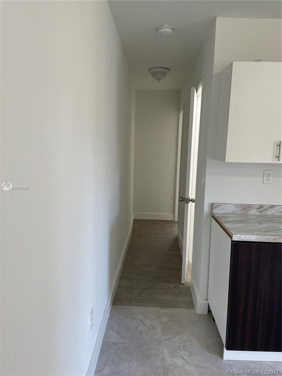 See details / 5676 sq. ft. $ 2021-03-01 0 Photo