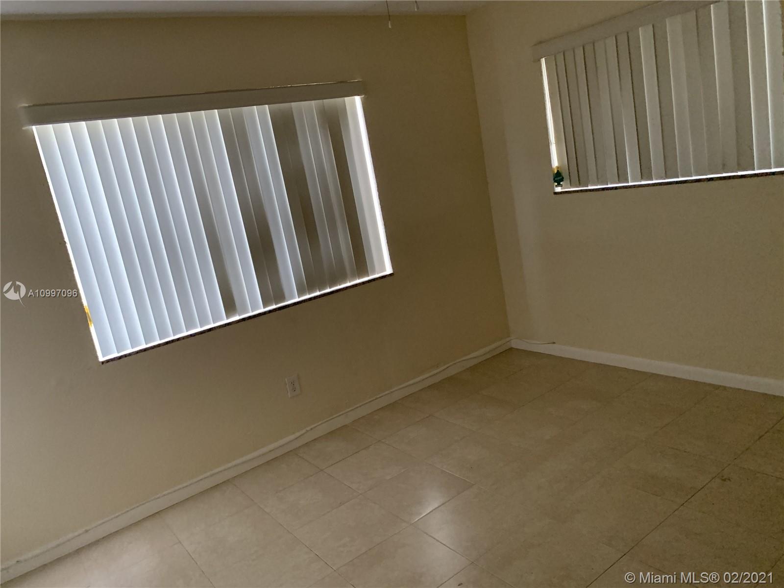 See details / 5676 sq. ft. $ 2021-03-01 0 Photo