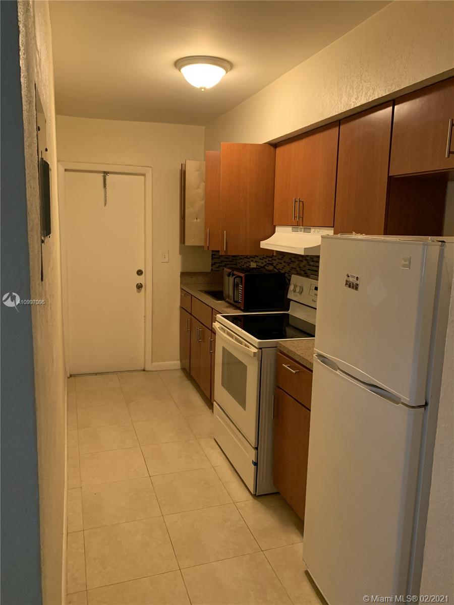 See details / 5676 sq. ft. $ 2021-03-01 0 Photo