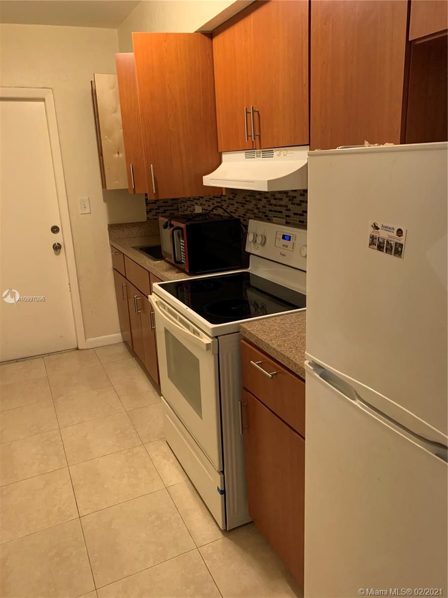 See details / 5676 sq. ft. $ 2021-03-01 0 Photo