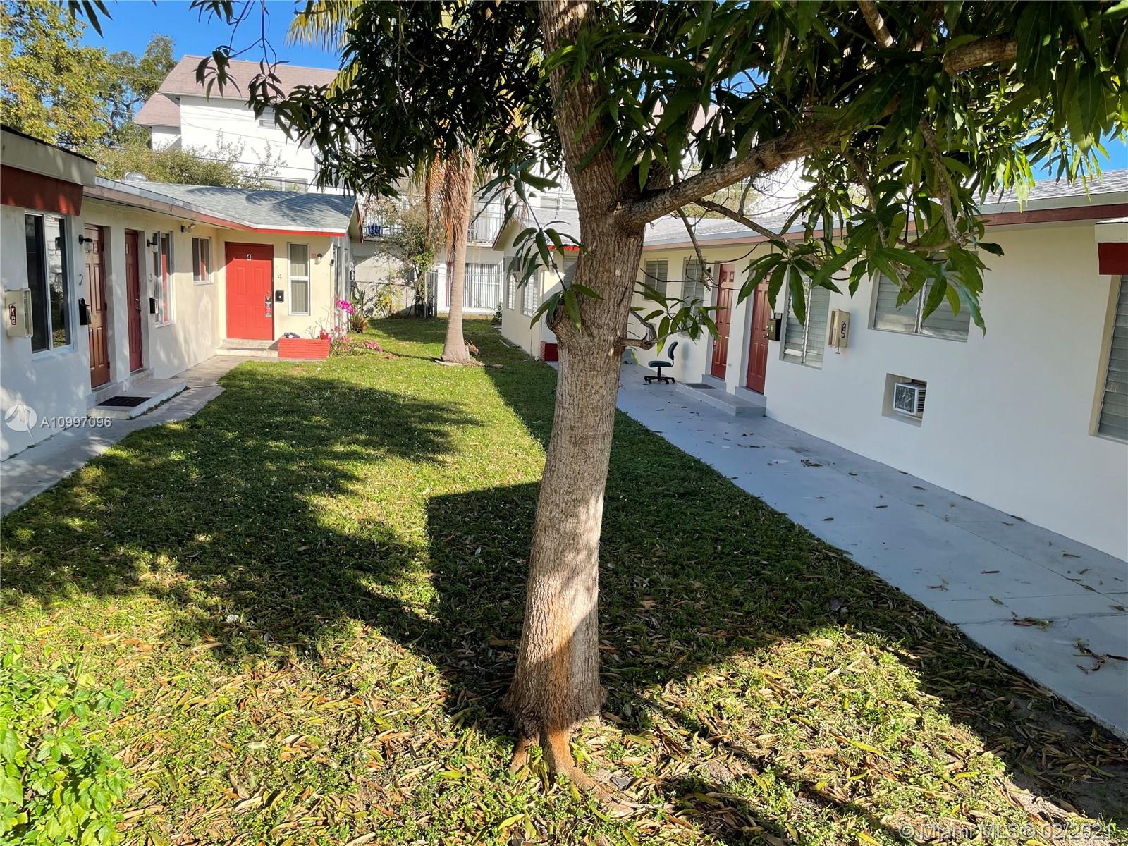 See details / 5676 sq. ft. $ 2021-03-01 0 Photo