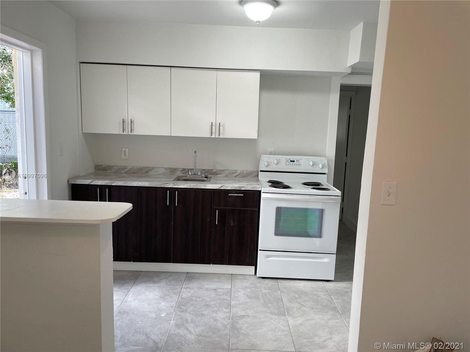 See details / 5676 sq. ft. $ 2021-03-01 0 Photo