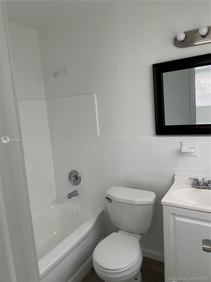 See details / 5676 sq. ft. $ 2021-03-01 0 Photo