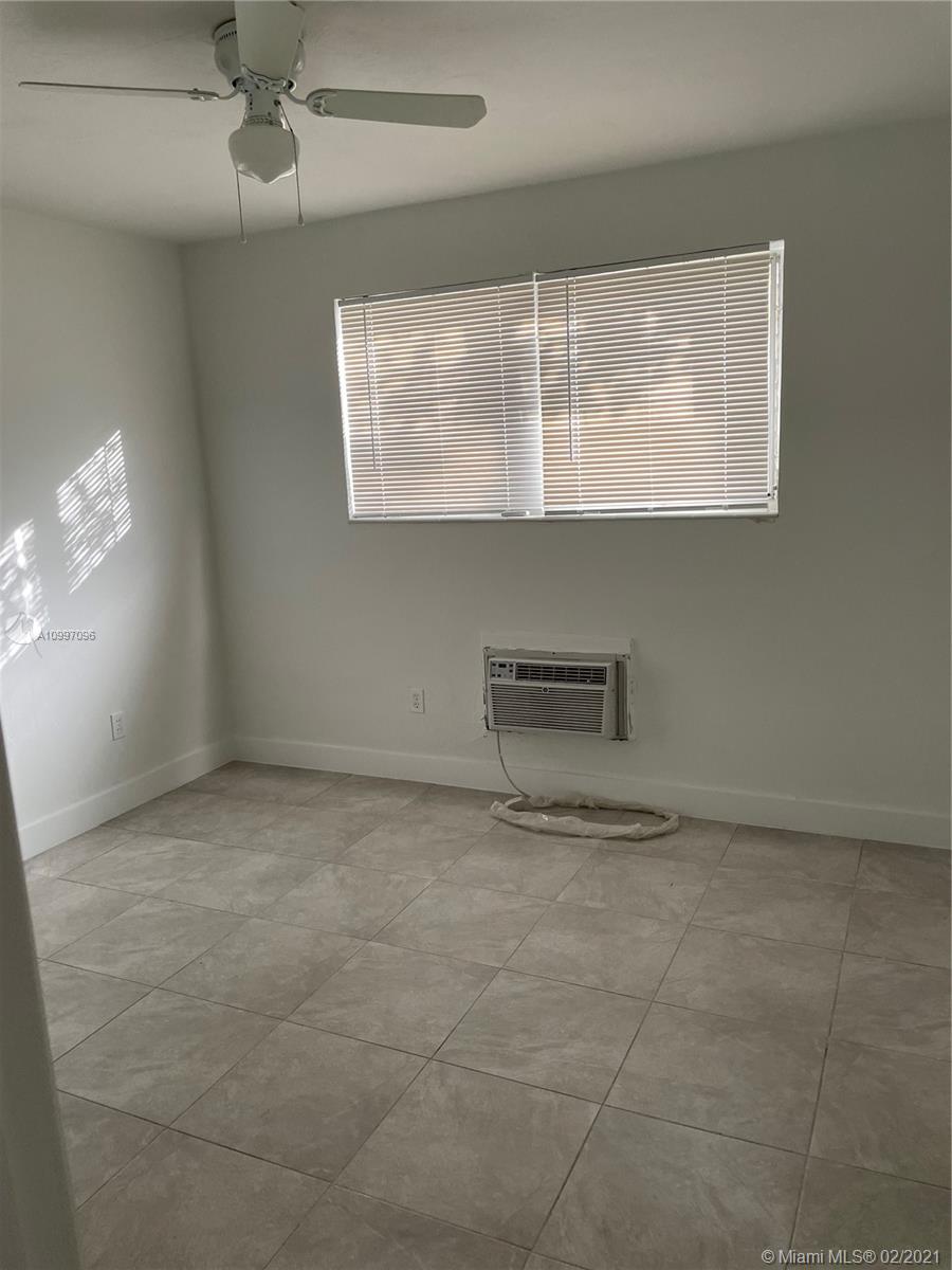 See details / 5676 sq. ft. $ 2021-03-01 0 Photo
