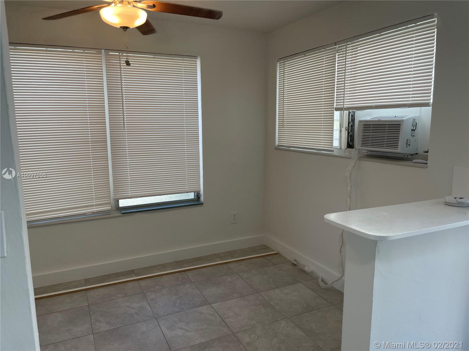 See details / 5676 sq. ft. $ 2021-03-01 0 Photo
