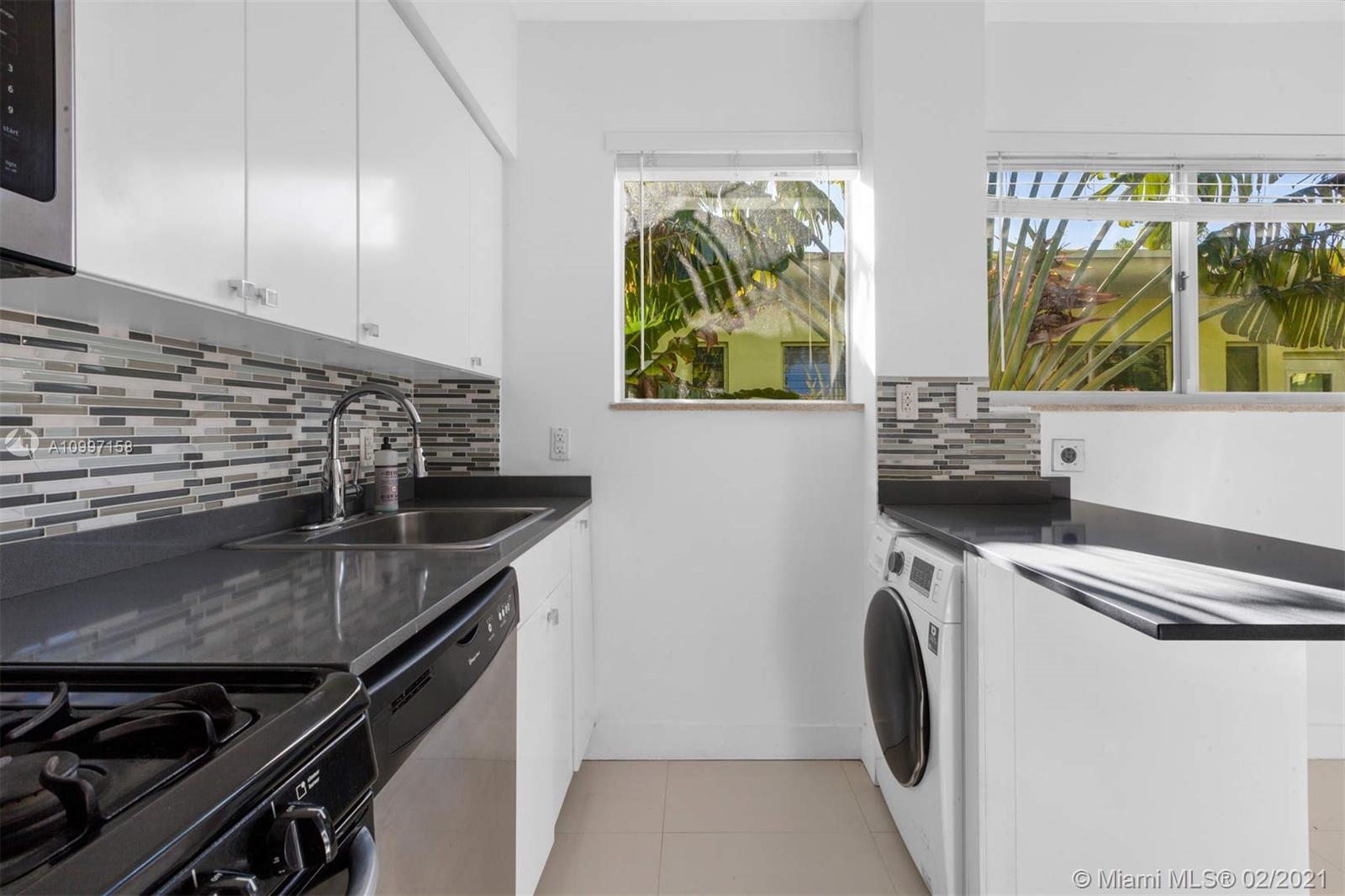 See details / 4092 sq. ft. $ 2021-04-23 0 Photo