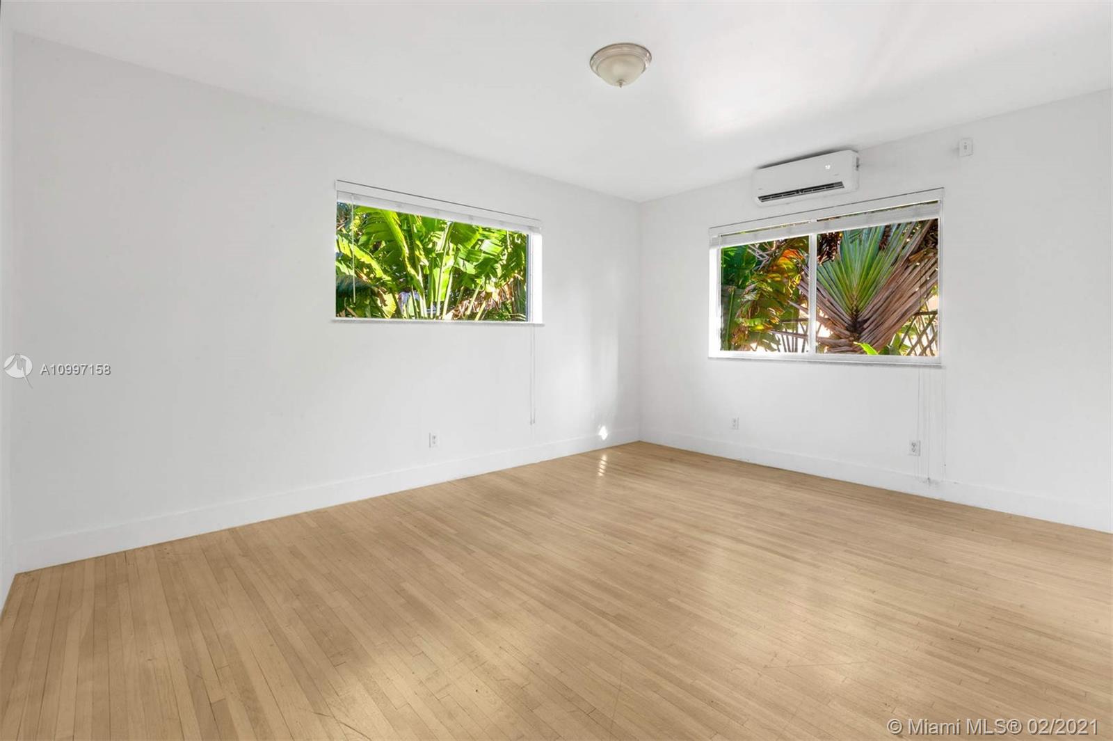 See details / 4092 sq. ft. $ 2021-04-23 0 Photo