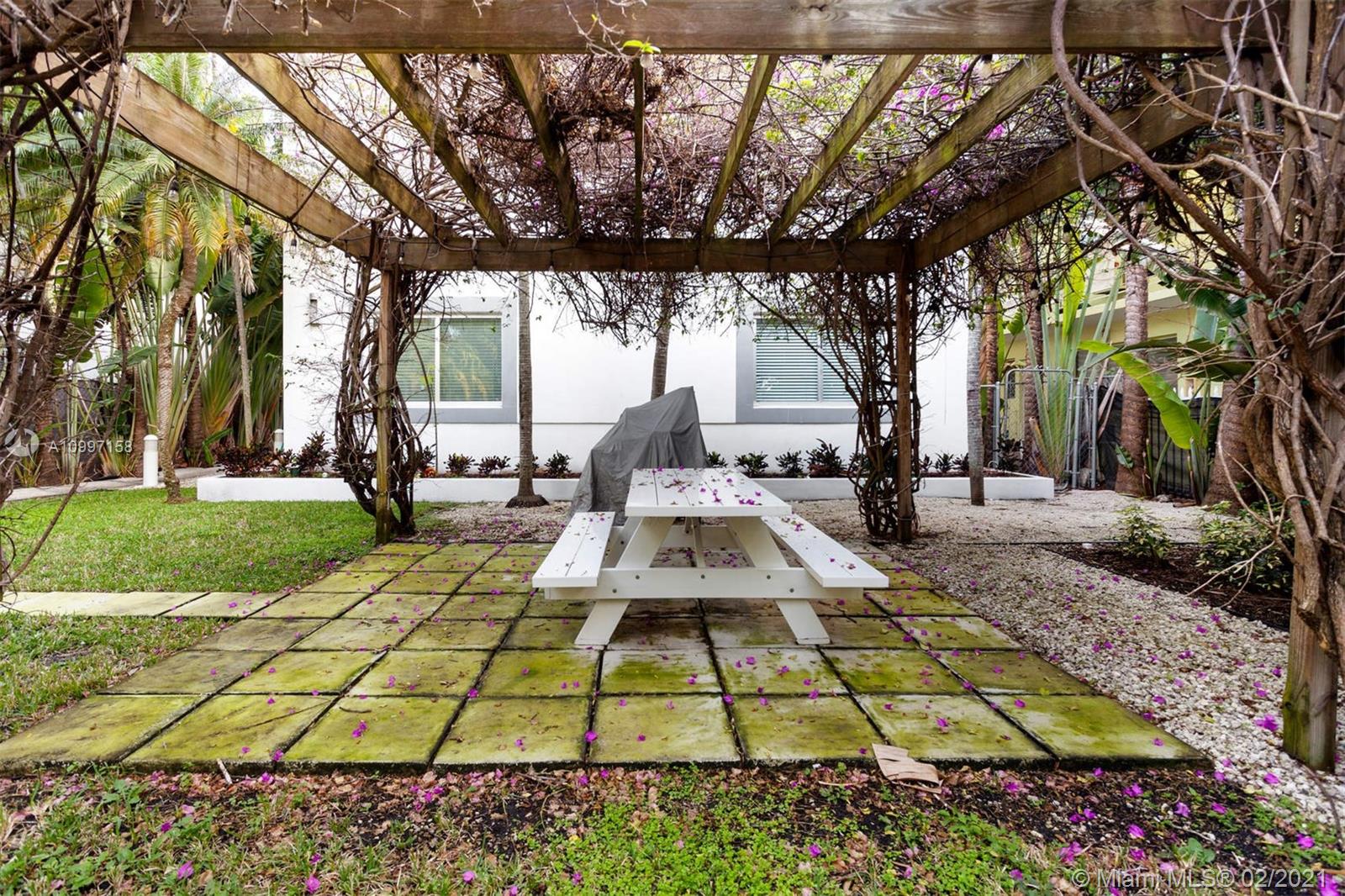 See details / 4092 sq. ft. $ 2021-04-23 0 Photo