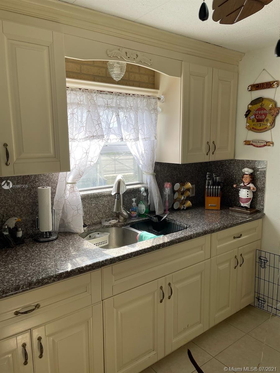 See details 2 / 2 0 sq. ft. $ 2021-02-10 0 Photo