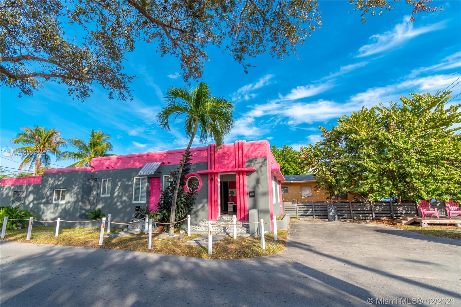 See details / 1368 sq. ft. $ 2021-02-10 0 Photo