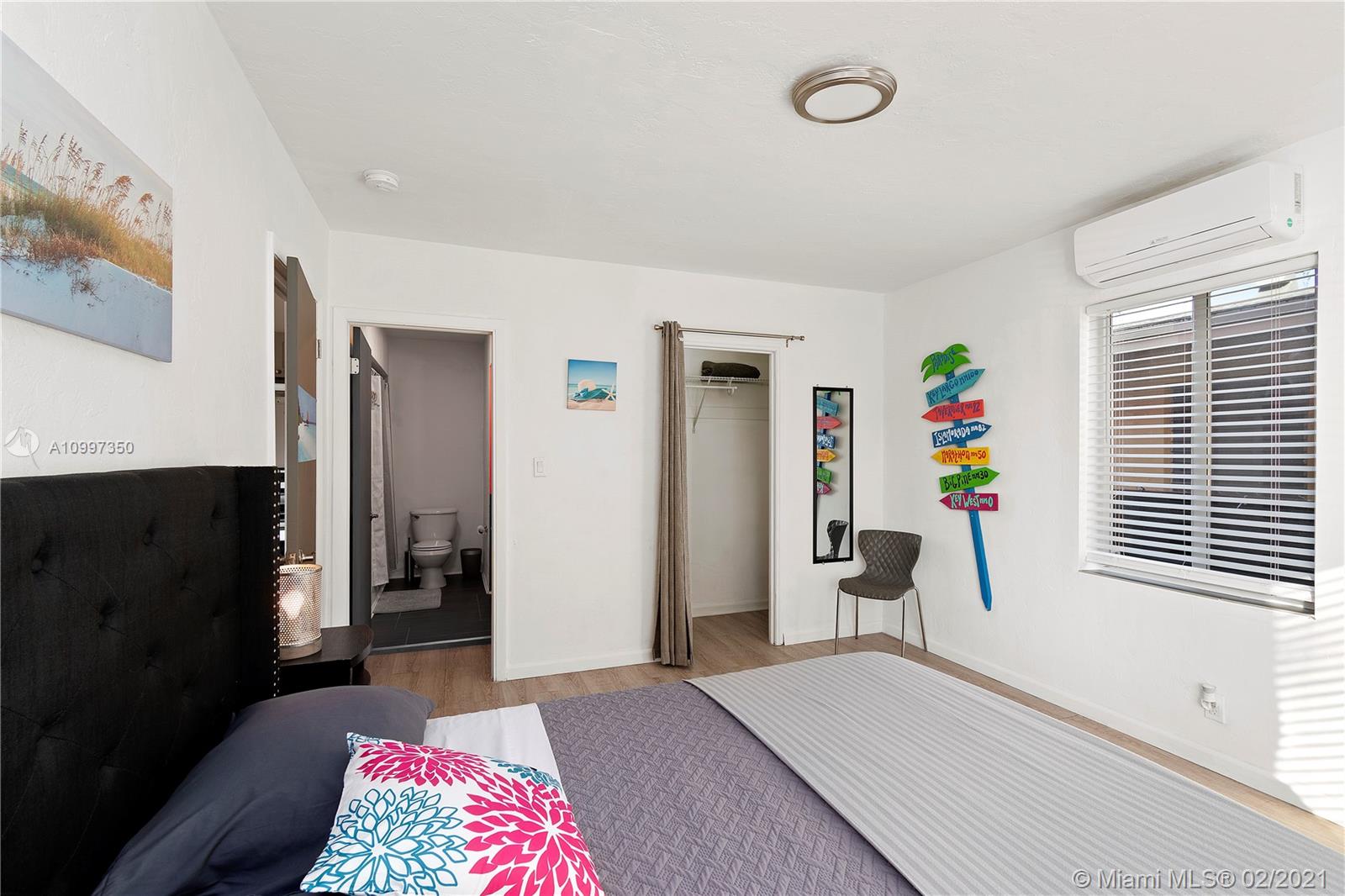 See details / 1368 sq. ft. $ 2021-02-10 0 Photo