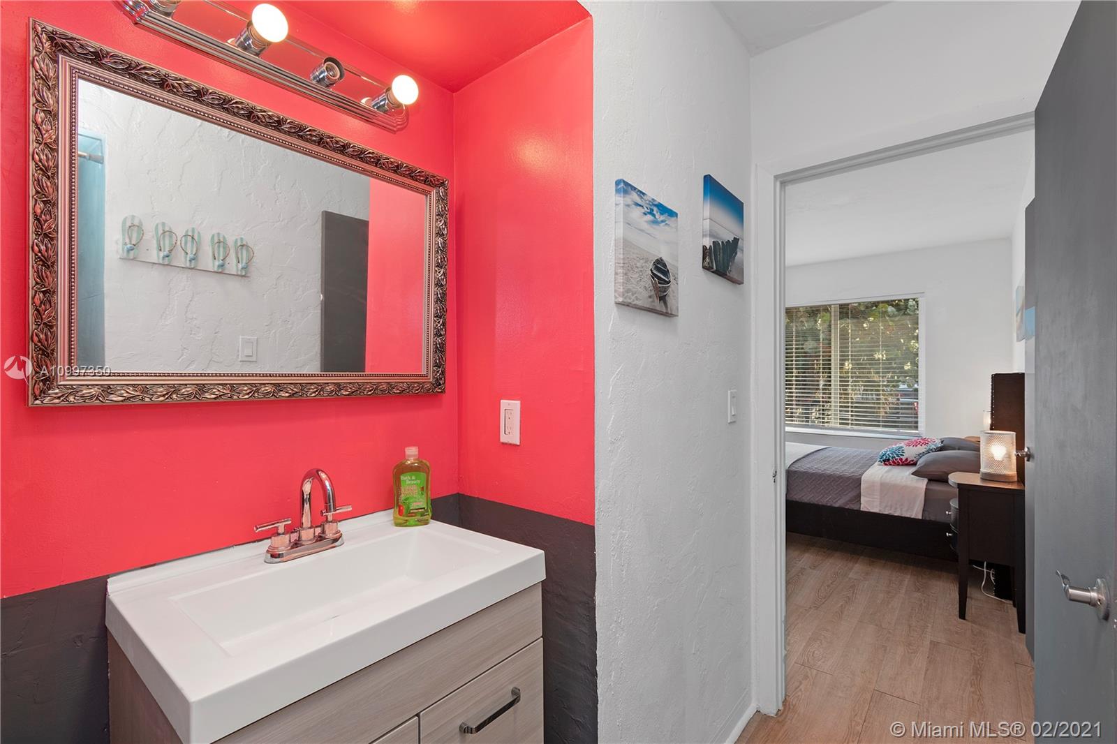 See details / 1368 sq. ft. $ 2021-02-10 0 Photo