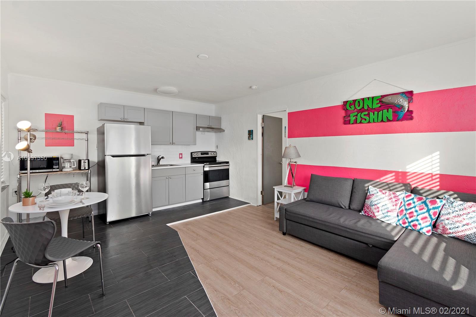 See details / 1368 sq. ft. $ 2021-02-10 0 Photo
