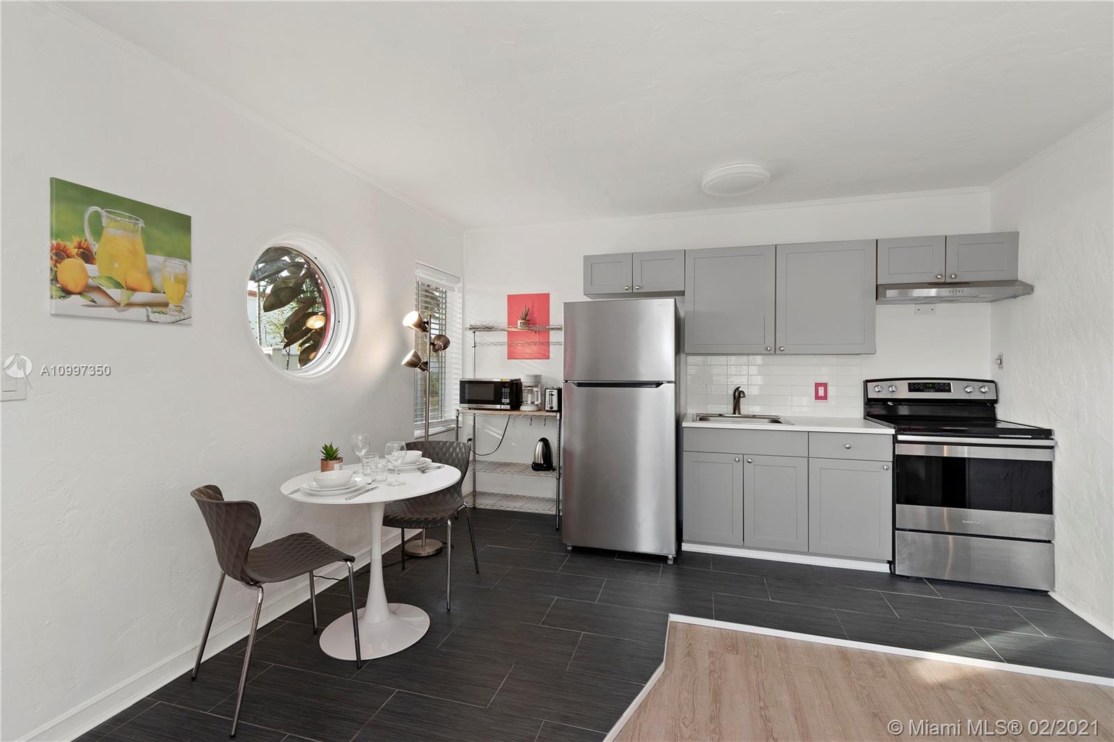 See details / 1368 sq. ft. $ 2021-02-10 0 Photo