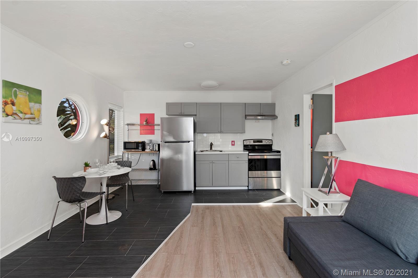 See details / 1368 sq. ft. $ 2021-02-10 0 Photo