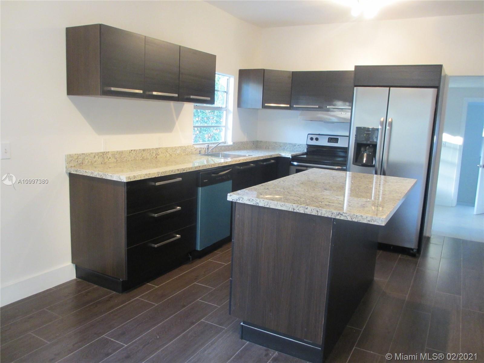 See details / 2456 sq. ft. $ 2021-02-10 0 Photo