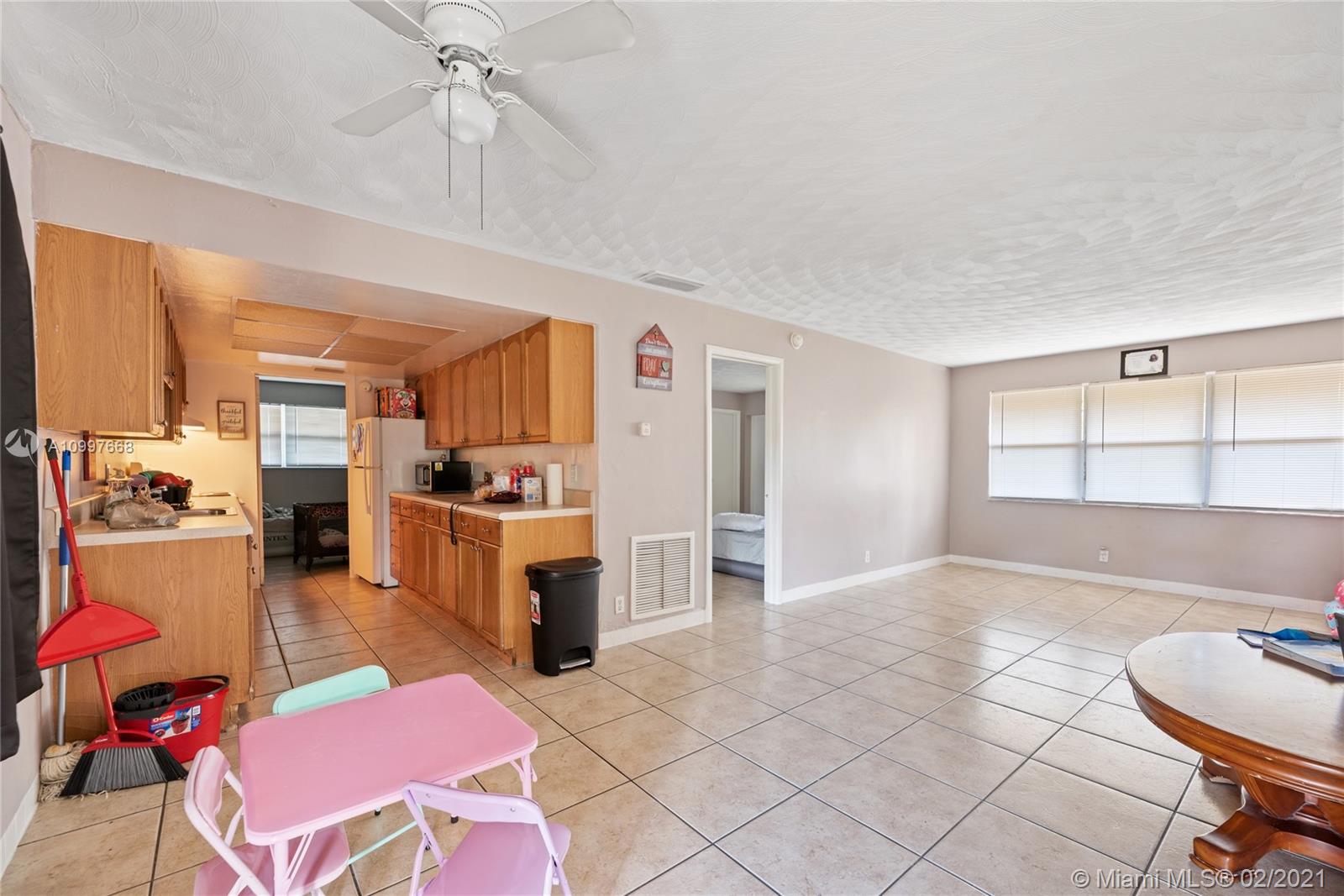 See details 1-6 / sq. ft. $ 2021-02-10 0 Photo