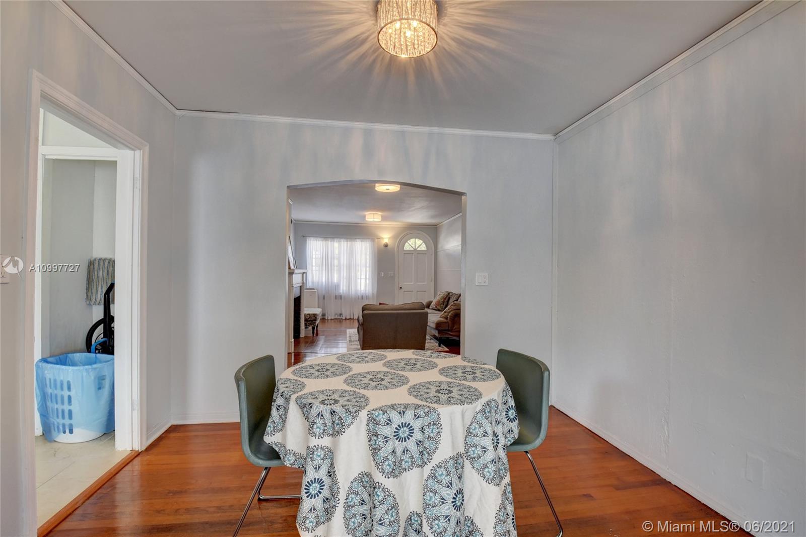 See details / 2500 sq. ft. $ 2021-02-11 0 Photo