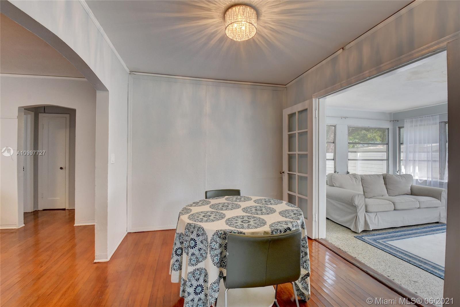 See details / 2500 sq. ft. $ 2021-02-11 0 Photo