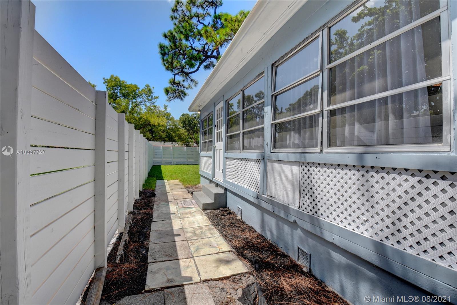 See details / 2500 sq. ft. $ 2021-02-11 0 Photo