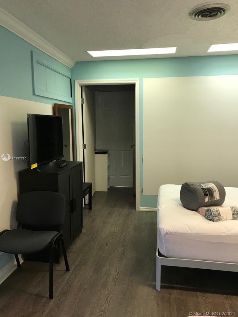 See details / 2549 sq. ft. $ 2021-02-11 0 Photo