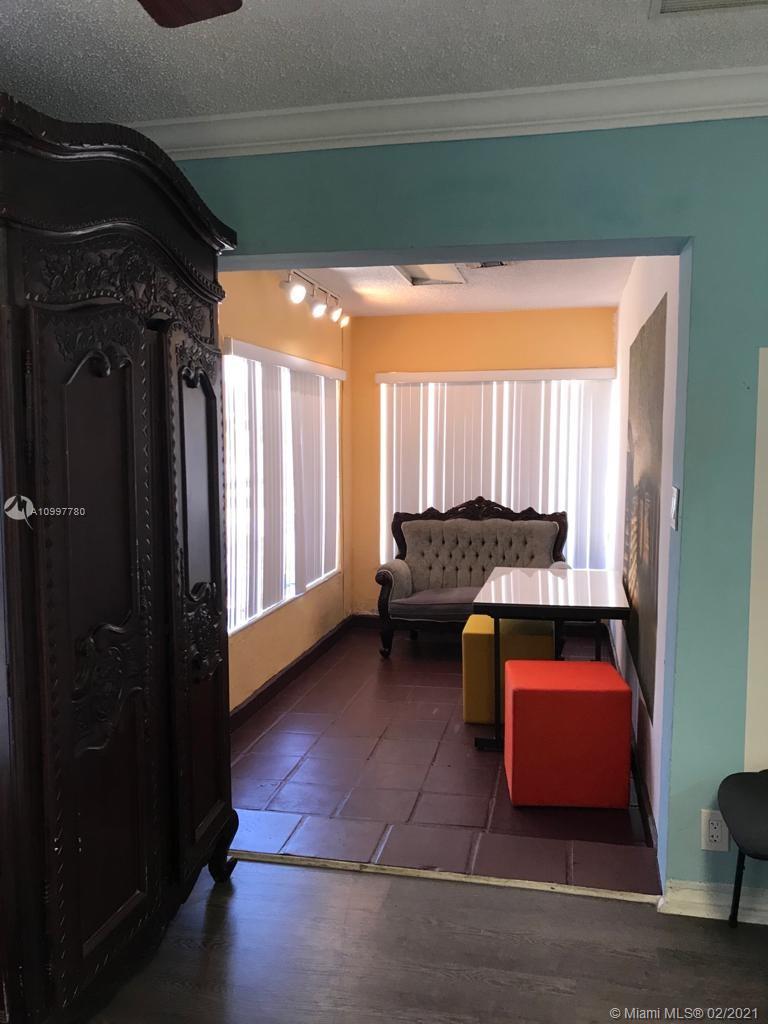 See details / 2549 sq. ft. $ 2021-02-11 0 Photo