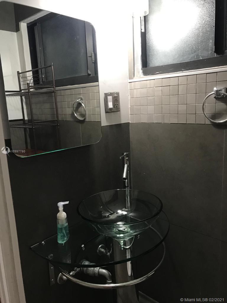 See details / 2549 sq. ft. $ 2021-02-11 0 Photo