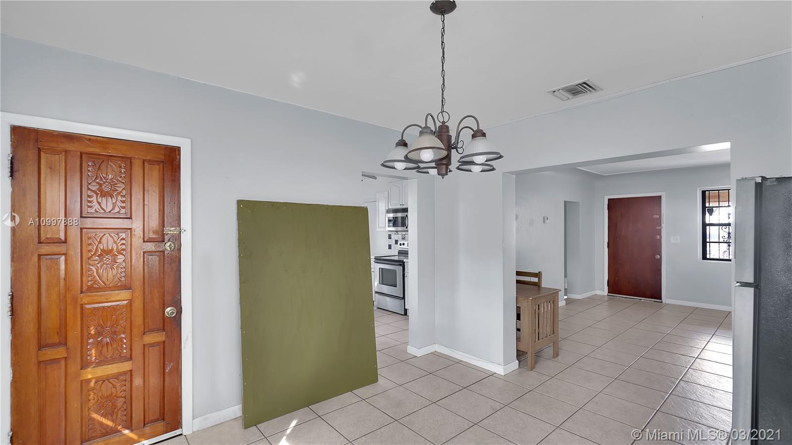 See details / 1895 sq. ft. $ 2021-02-11 0 Photo
