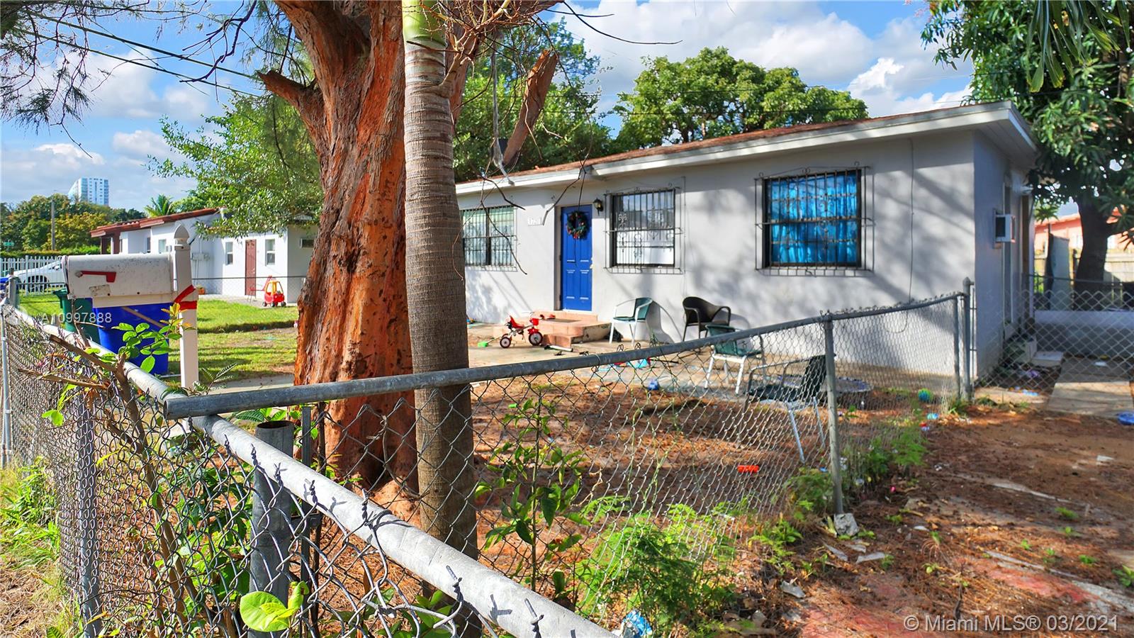See details / 1895 sq. ft. $ 2021-02-11 0 Photo