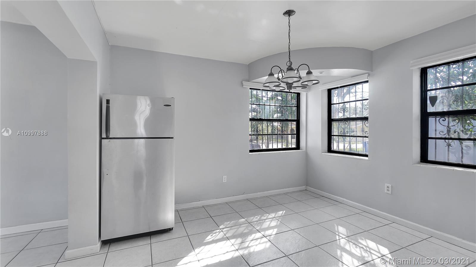 See details / 1895 sq. ft. $ 2021-02-11 0 Photo