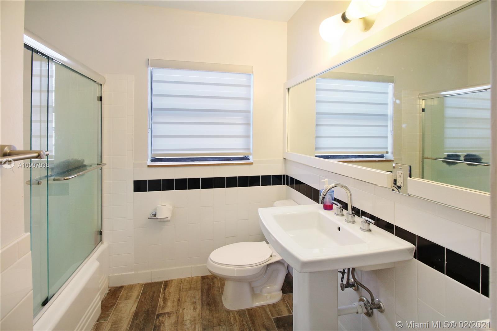 See details / 1415 sq. ft. $ 2021-02-11 0 Photo