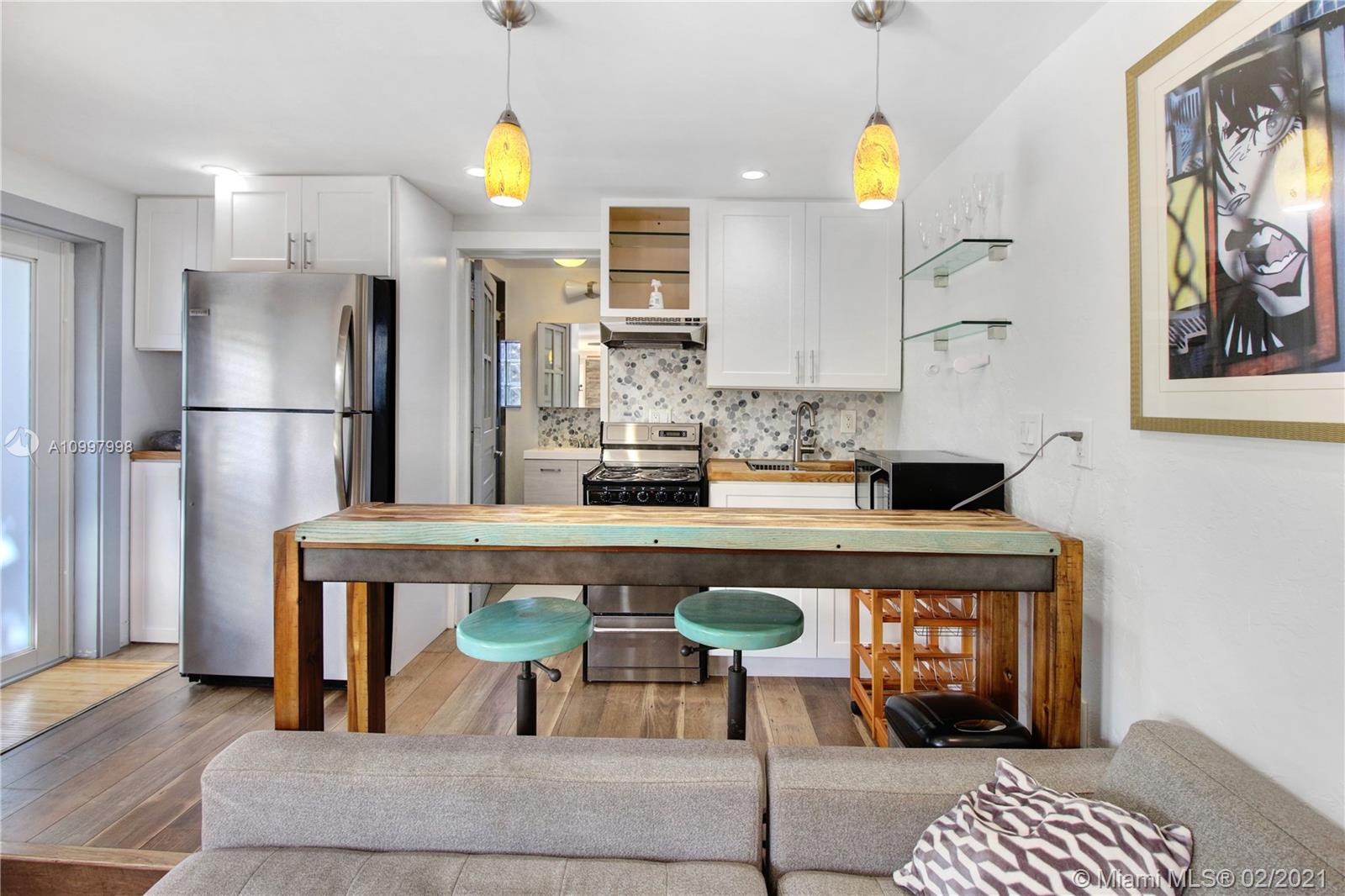 See details / 1415 sq. ft. $ 2021-02-11 0 Photo
