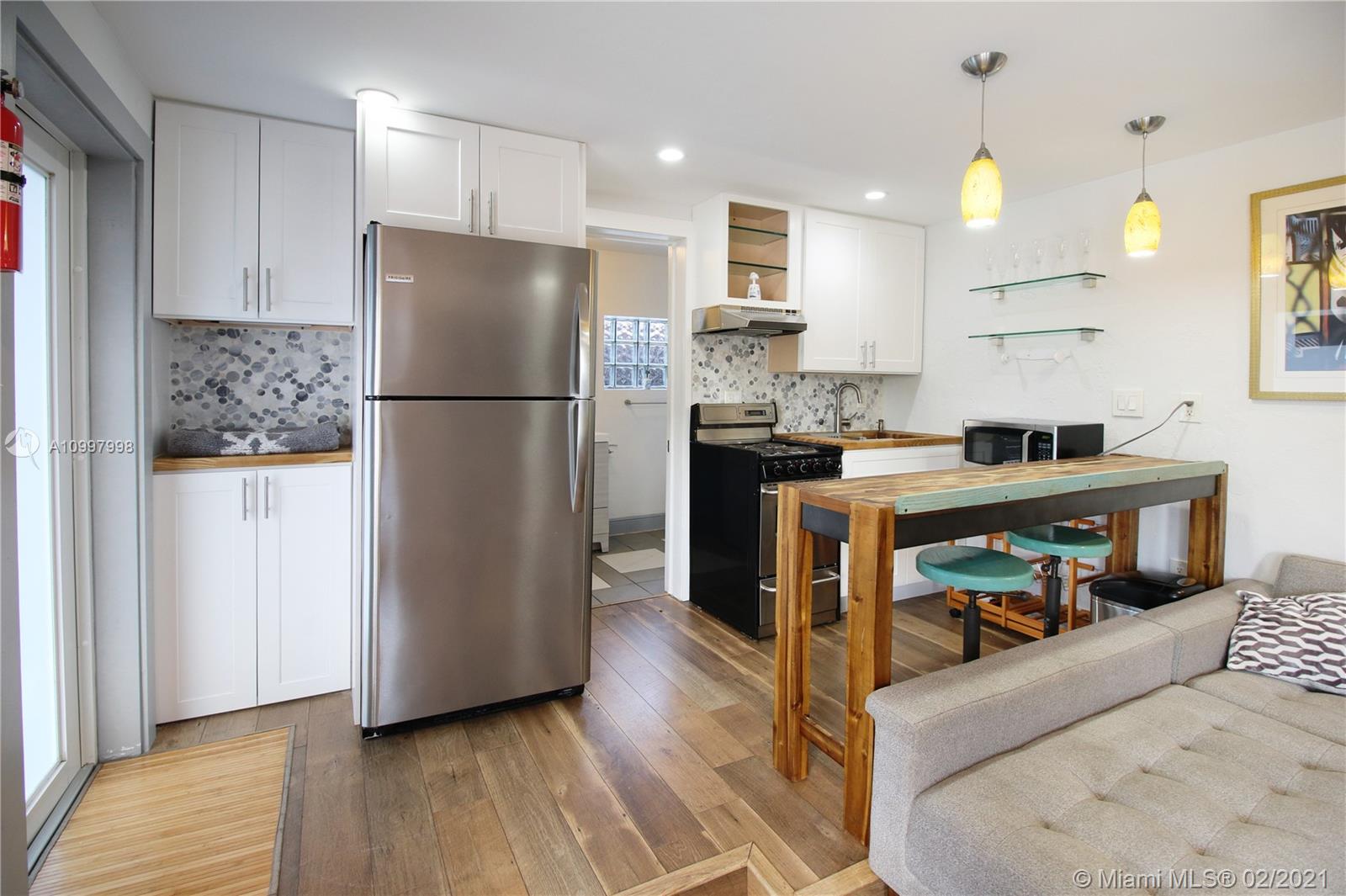 See details / 1415 sq. ft. $ 2021-02-11 0 Photo