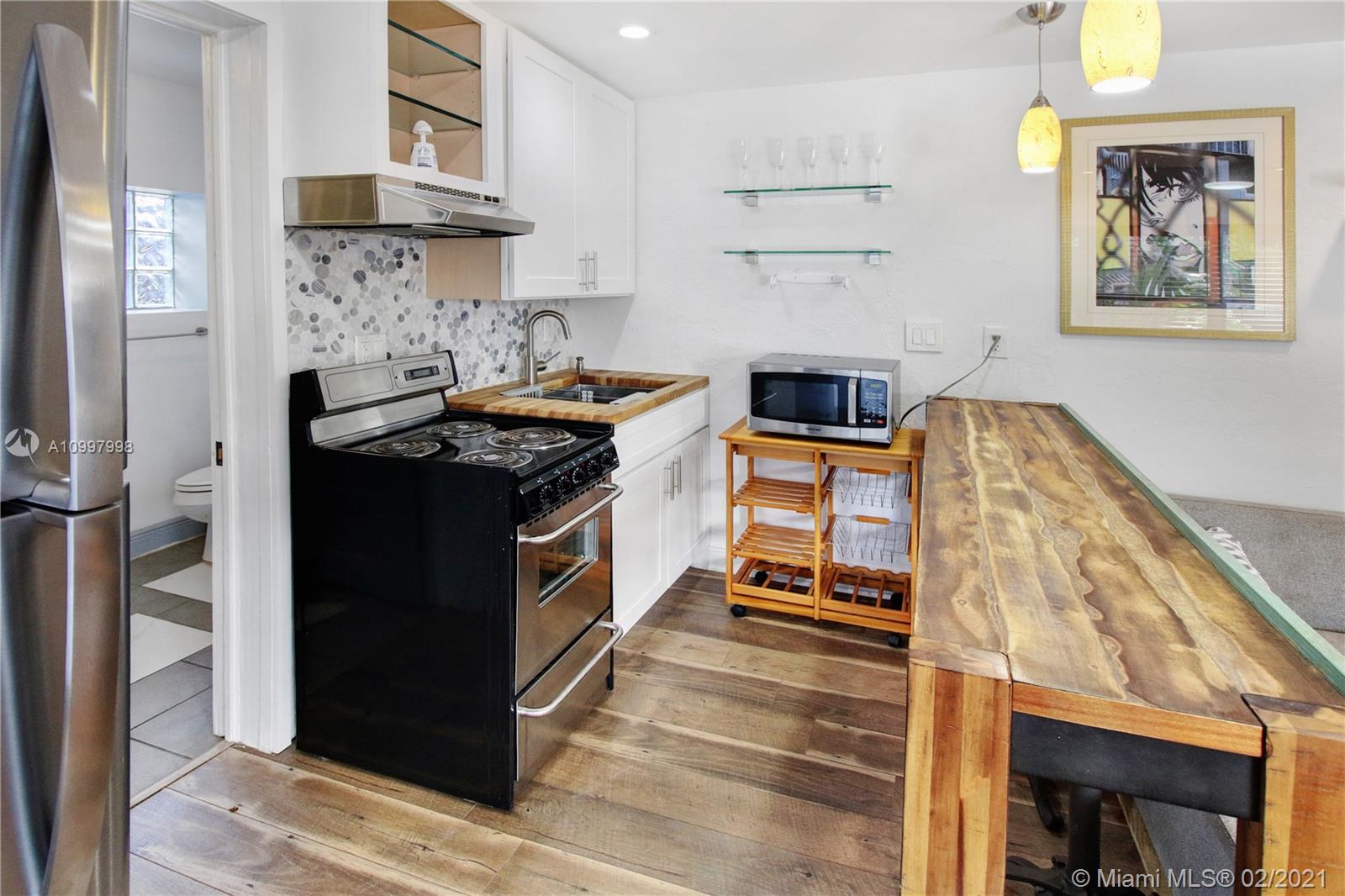 See details / 1415 sq. ft. $ 2021-02-11 0 Photo