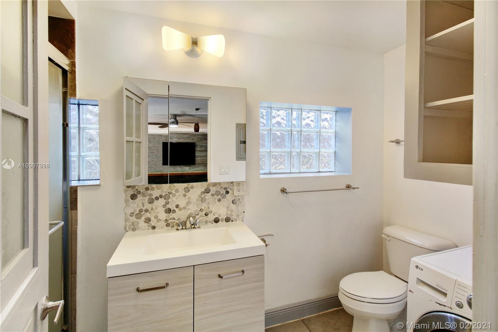 See details / 1415 sq. ft. $ 2021-02-11 0 Photo