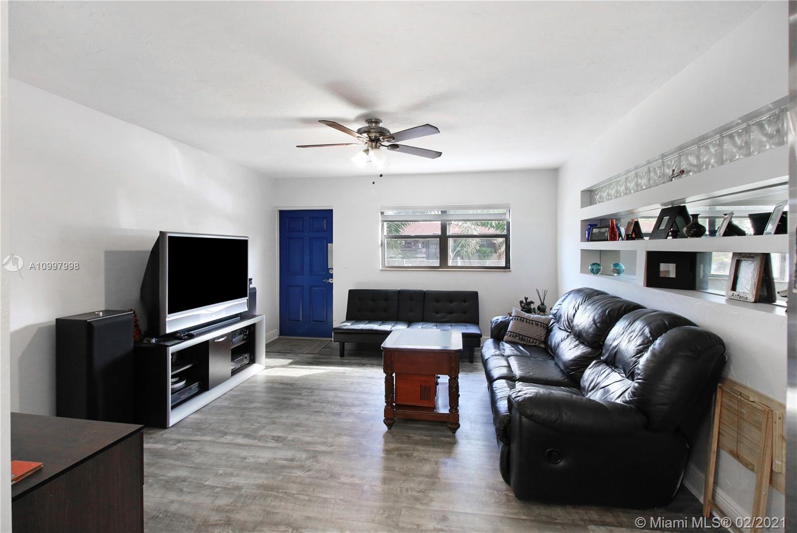 See details / 1415 sq. ft. $ 2021-02-11 0 Photo