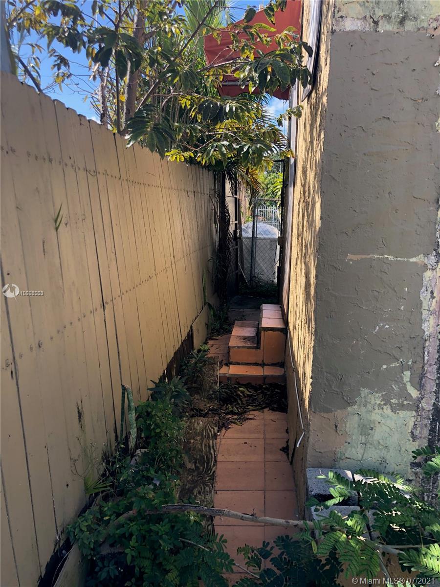 See details / 1631 sq. ft. $ 2021-03-04 0 Photo