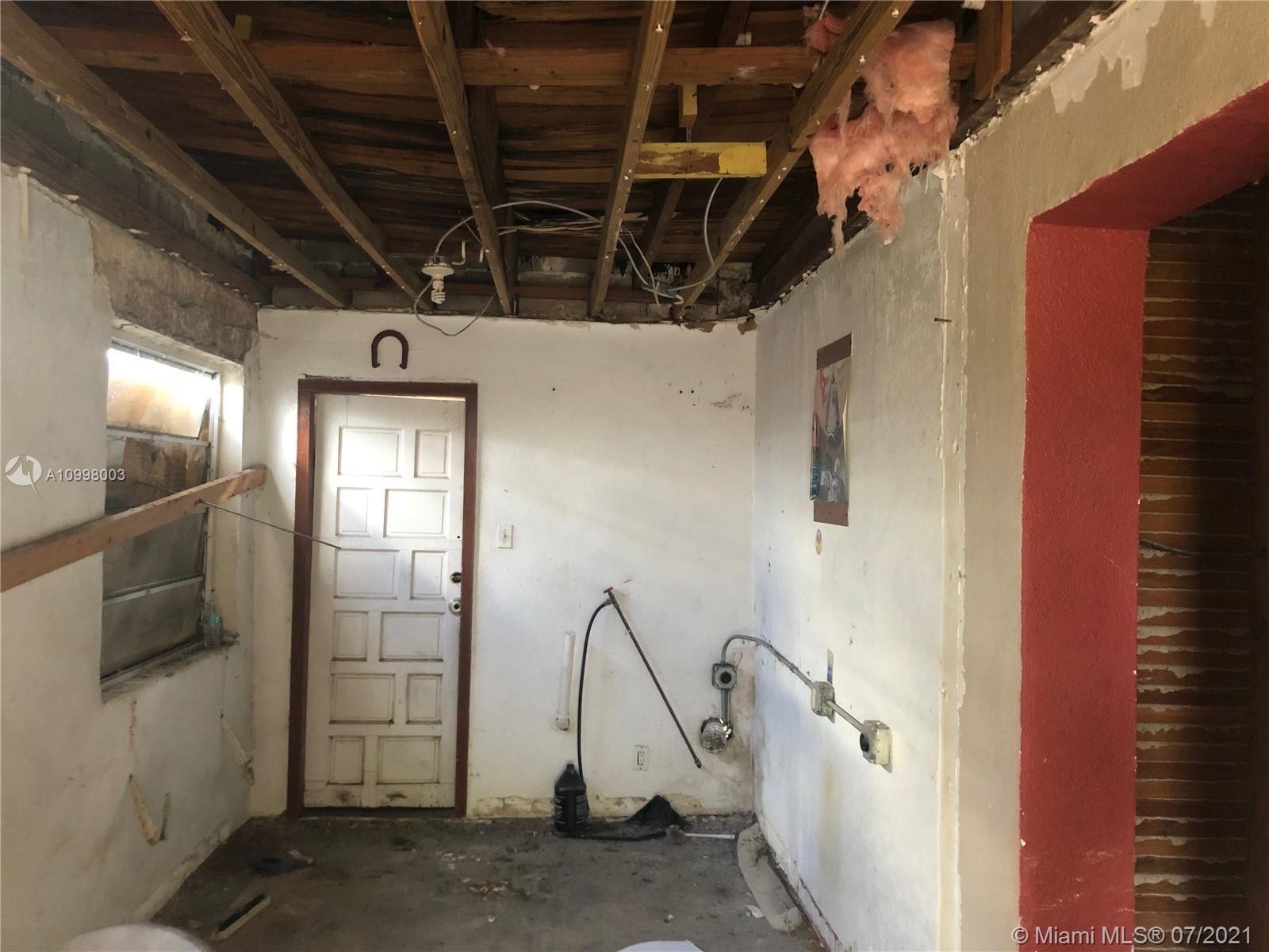 See details / 1631 sq. ft. $ 2021-03-04 0 Photo