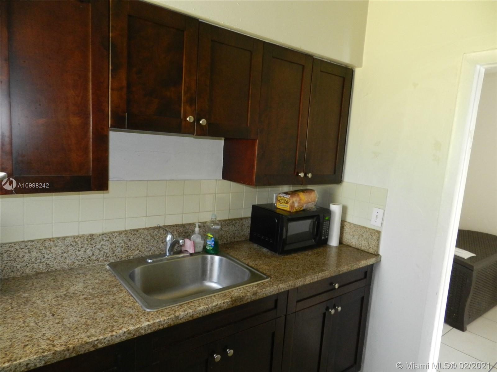 See details / 1550 sq. ft. $ 2021-02-11 0 Photo