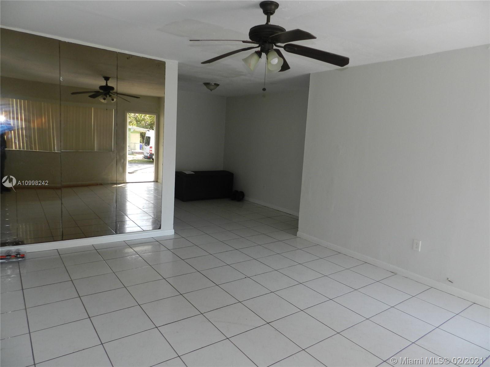 See details / 1550 sq. ft. $ 2021-02-11 0 Photo