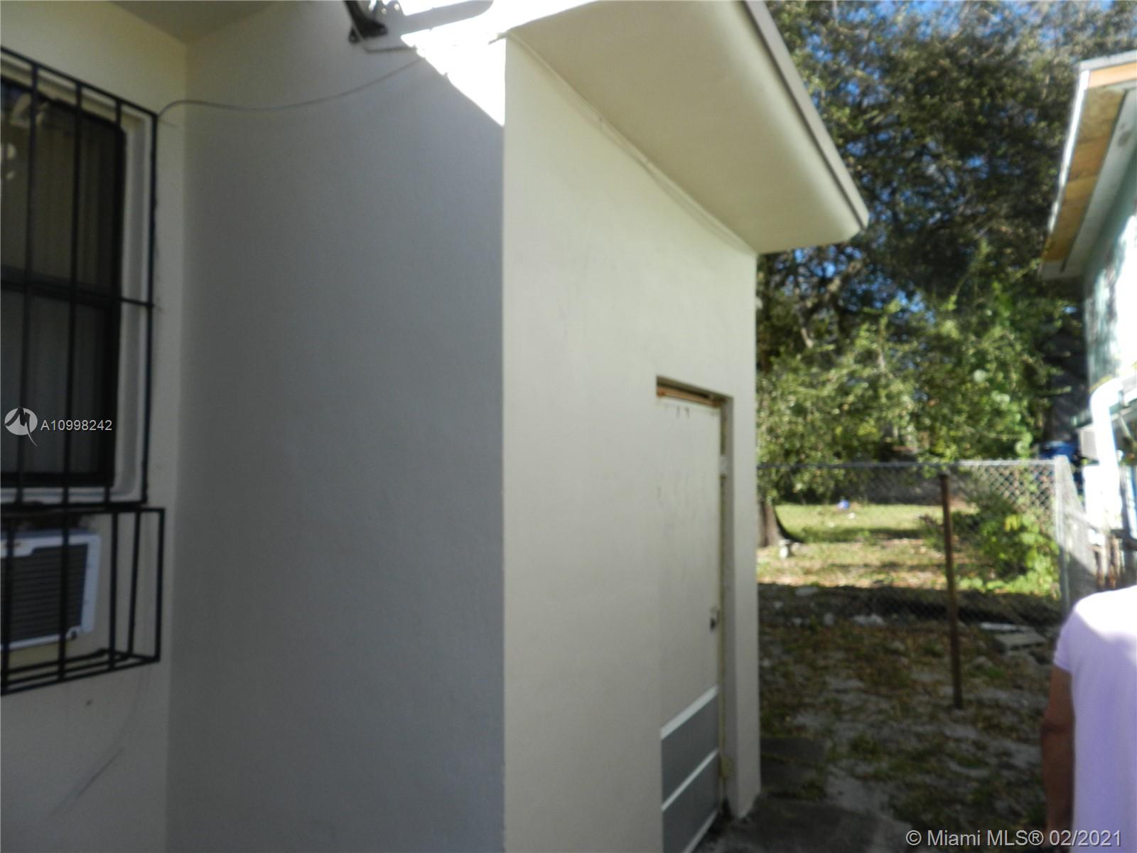 See details / 1550 sq. ft. $ 2021-02-11 0 Photo