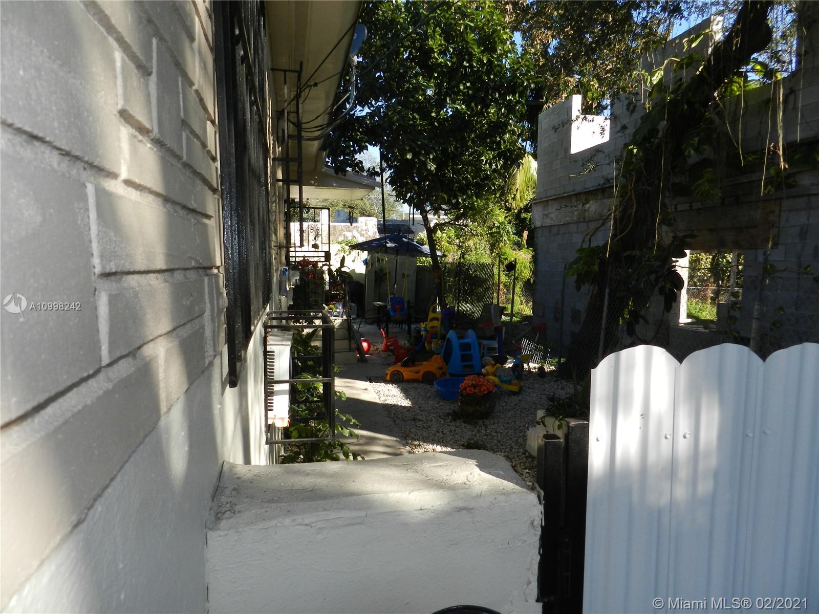 See details / 1550 sq. ft. $ 2021-02-11 0 Photo