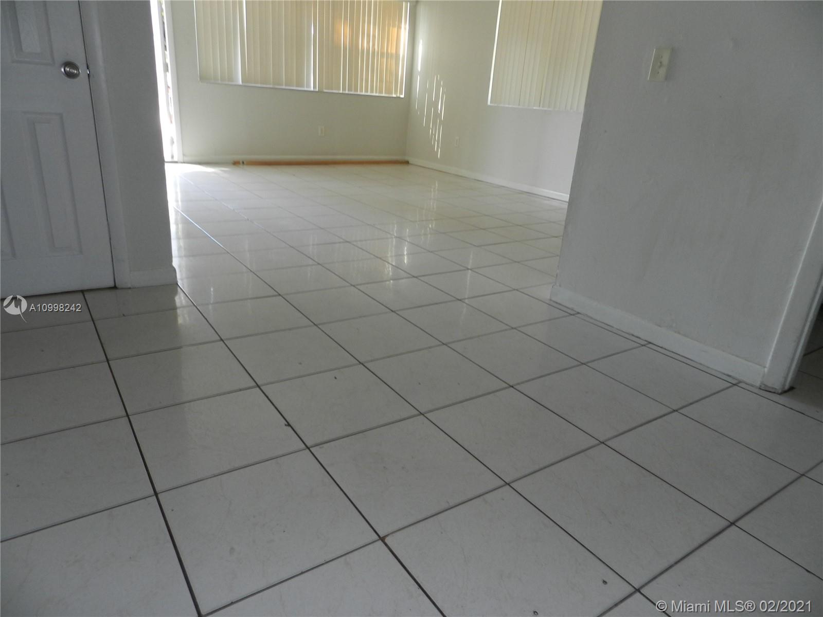 See details / 1550 sq. ft. $ 2021-02-11 0 Photo