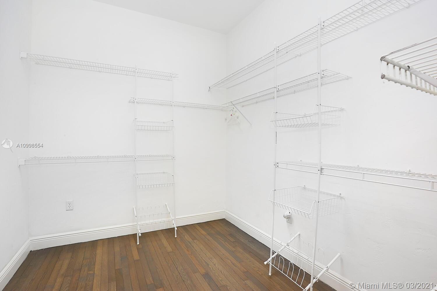 See details / 2635 sq. ft. $ 2021-02-12 0 Photo