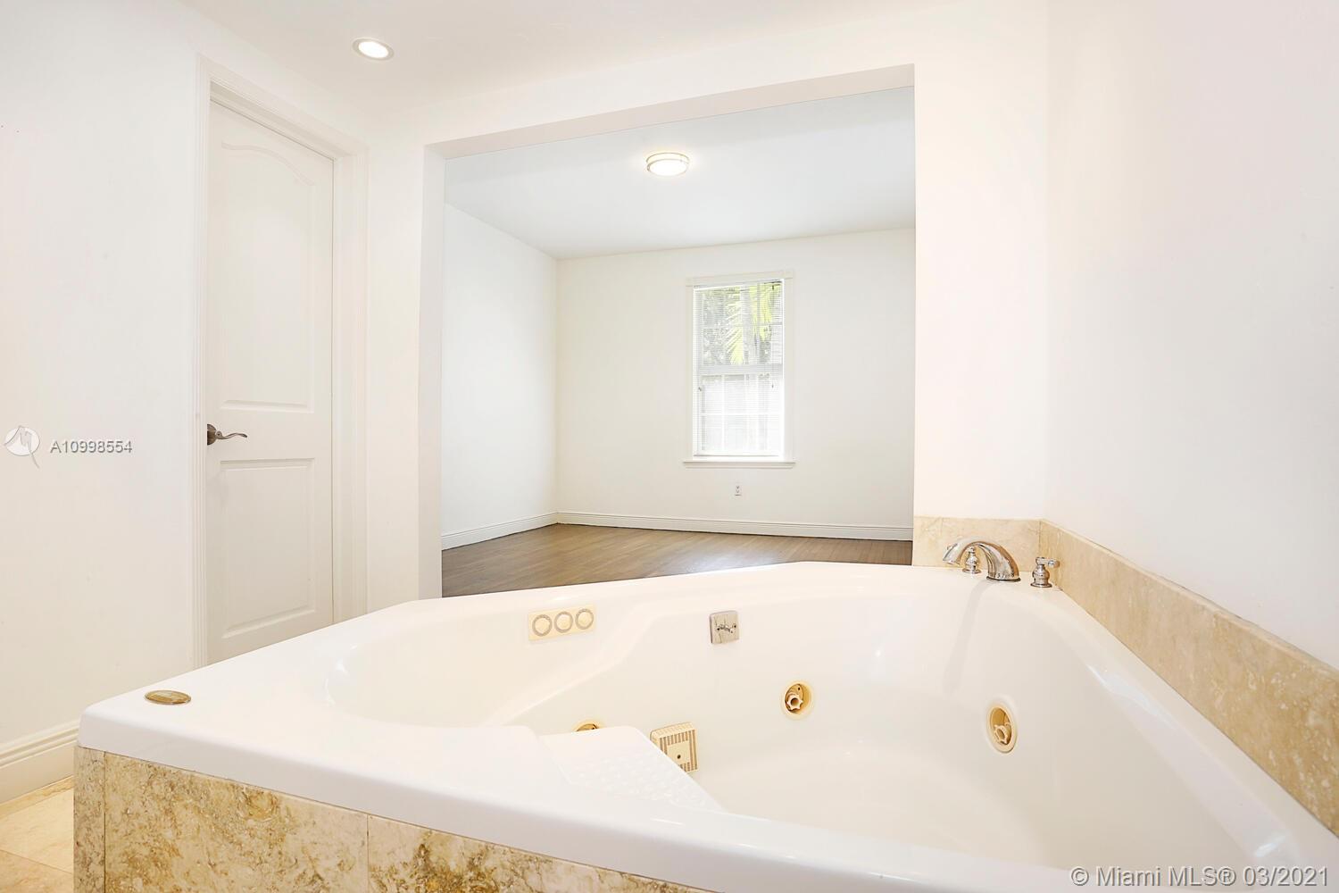 See details / 2635 sq. ft. $ 2021-02-12 0 Photo