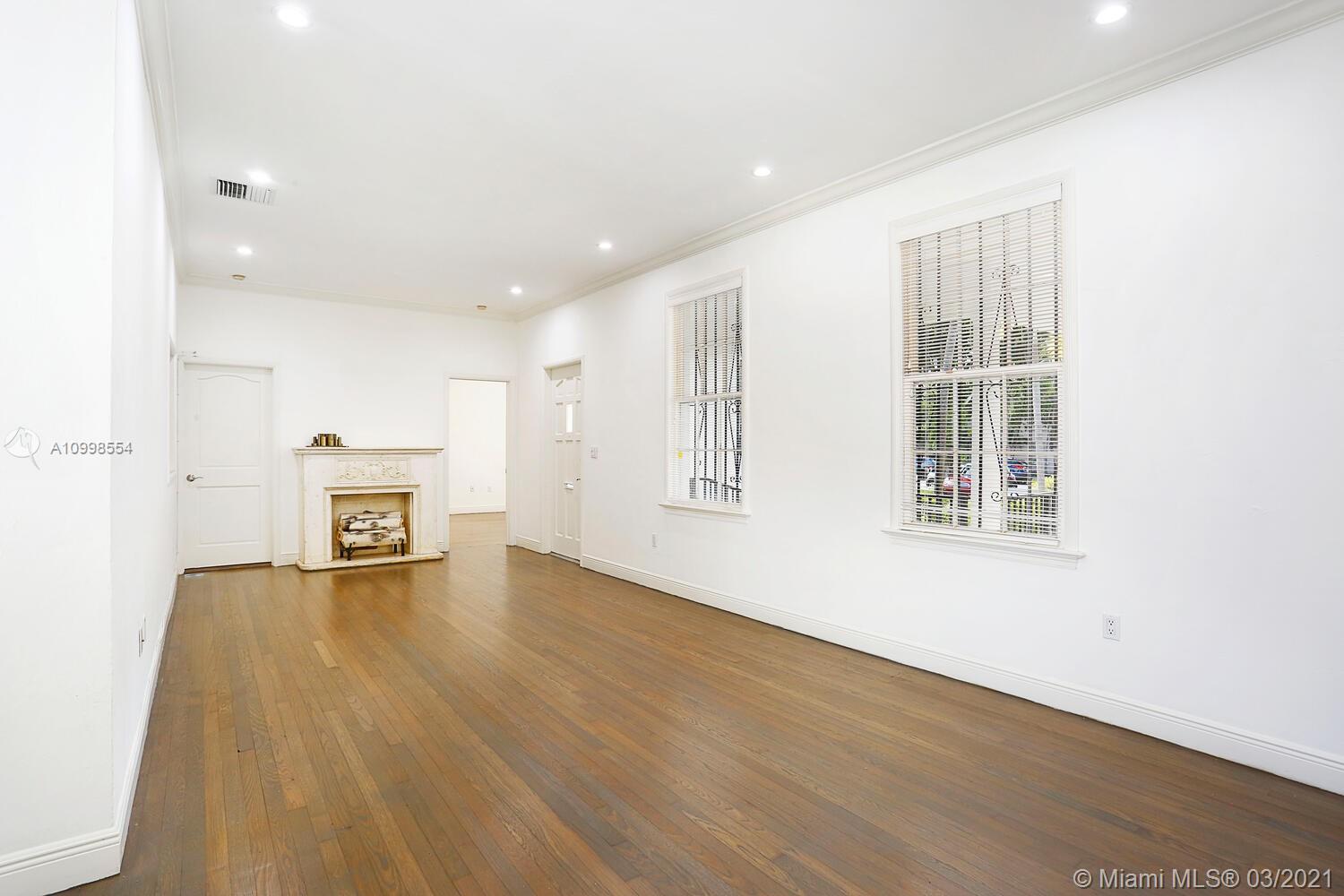 See details / 2635 sq. ft. $ 2021-02-12 0 Photo